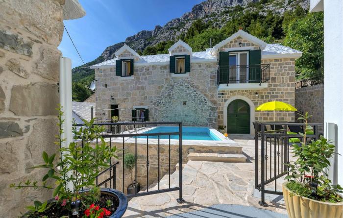 Beautiful Home In Baska Voda With Private Swimming Pool, Can Be Inside Or Outside