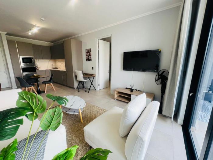 The Modern Manor - Premium Private Apartments with Balcony at Ellipse Waterfall