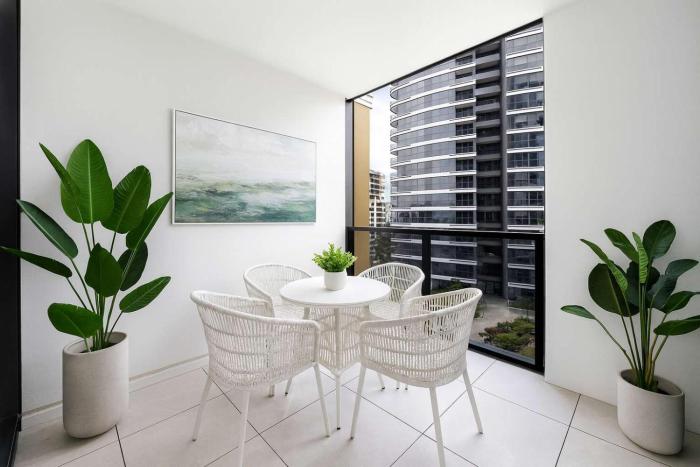 Modern Family Home Next to Westfield Eastgardens