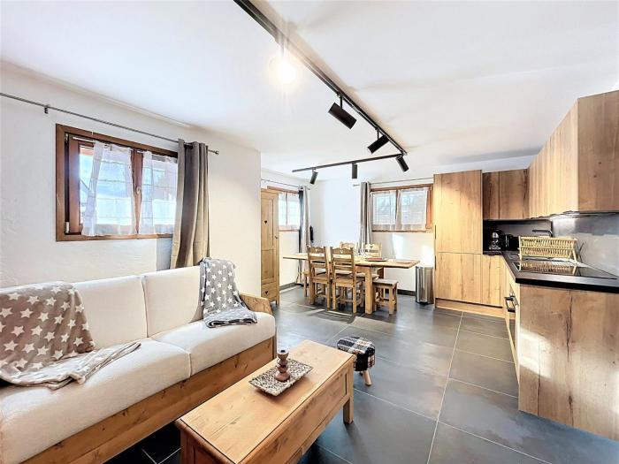 Chalet rénové 6 pers, proche pistes, parking inclus - FR-1-267-333