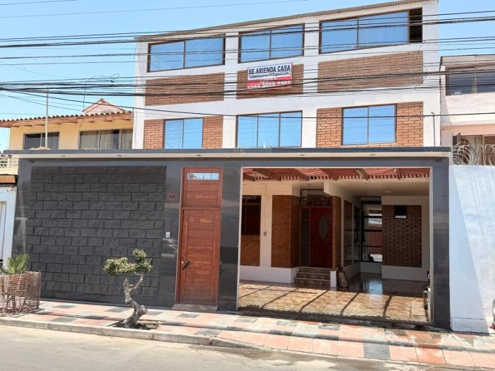 Amplia Casa en el Centro de Arica