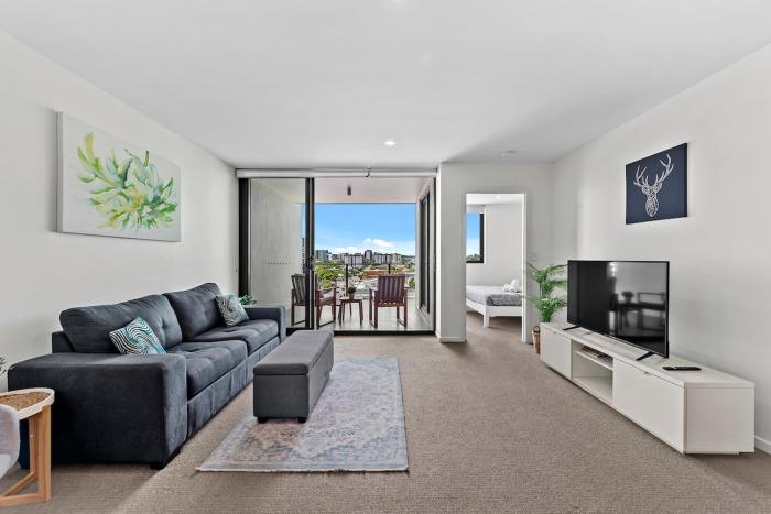 Sunny Apt near Woolloongabba Stadium w Rooftop Pool City Views