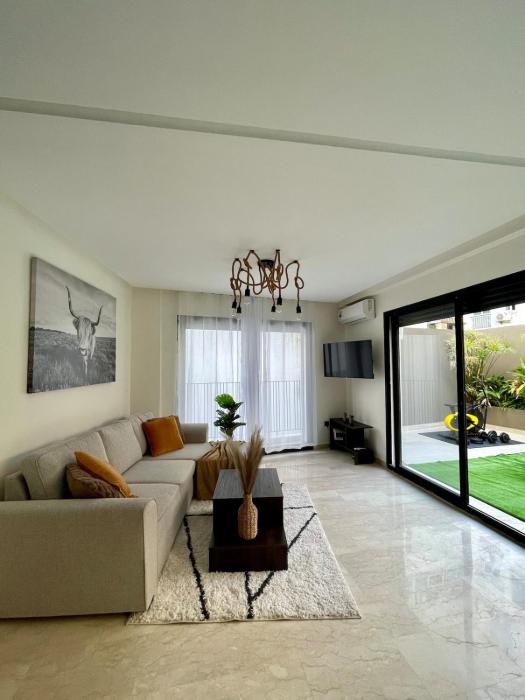 Modern apartment, large terrace, heart of Casa