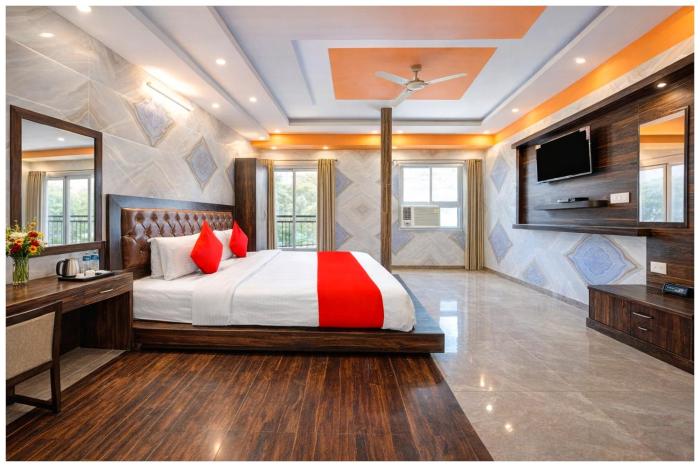 New Krishna Deluxe Residency near Lucknow Juncation # Free Wi-Fi and Room Service Facilities # Fully Air conditioning Premium Room - Best Premium Hotel In Lucknow
