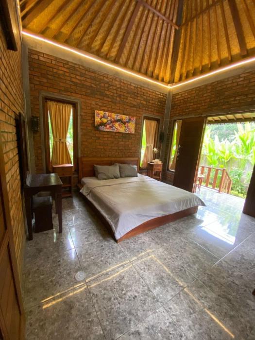 Kamanaya Sayan Quiet and Peaceful Cabin House