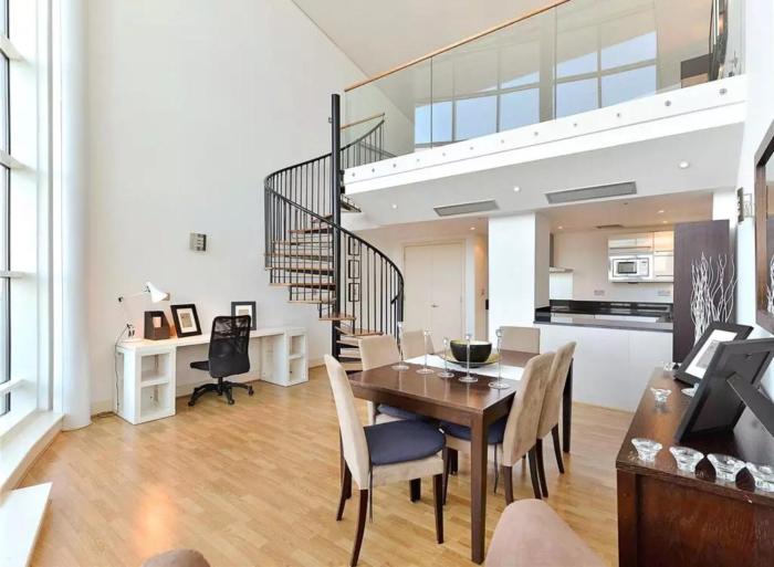 Luxury canary wharf penthouse