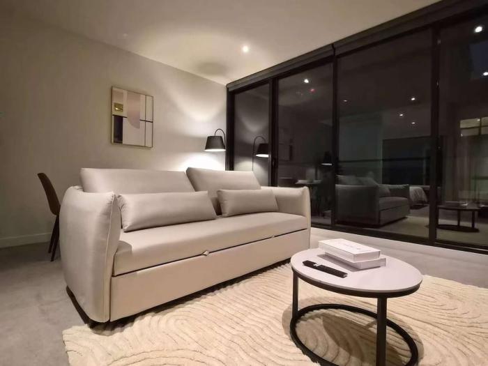 Melbourne City Escape Near QV Market