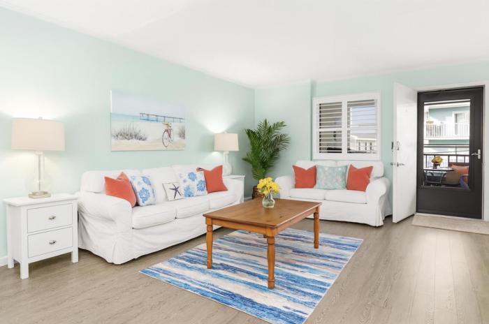 Late August Labor Day Deals! Ocean Block Sleeps 6 Beach Gear