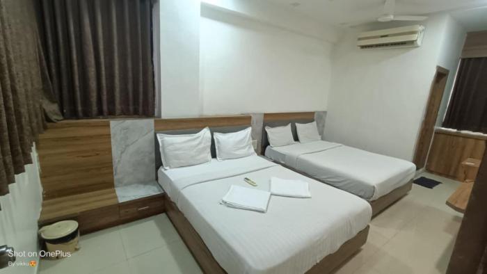 Hotel Bhavya, Ahmedabad