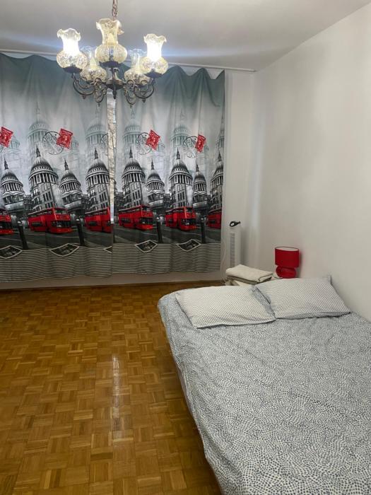 Przytulne mieszkanie na spokojny nocleg w pobliżu metra Kondratowicza, 22 minuty metrem do Stadionu Narodowego,расстояние 5 станций метро до офиса для прохождения теста CES для моряков