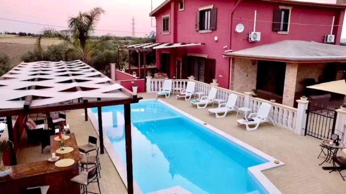 Villa Radiosa In Sicily with private fenced pool, Please read, leggete, HOST INFO for correct cost
