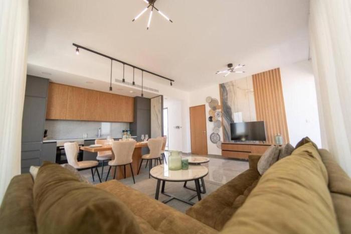 Designer Apartment Universal