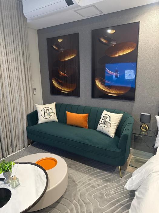 4413 At Ellipse Waterfall