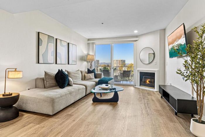 The Nautilus Waterfront Retreat Marina View, Pool Sauna Gym Jacuzzi