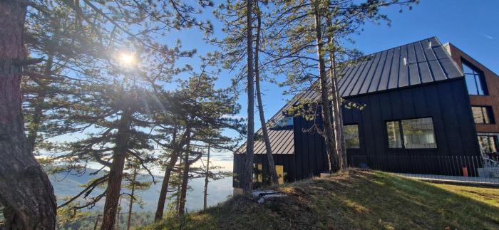 Eleven Twelve Residence