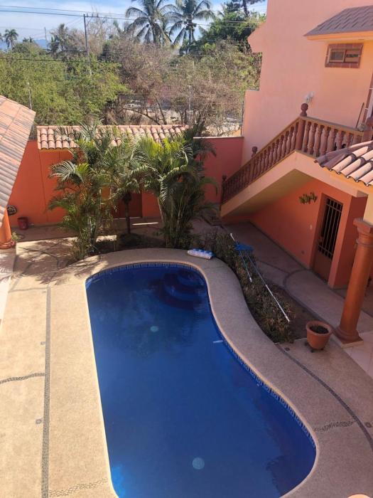 LA CRUZ VILLA and APARTMENT