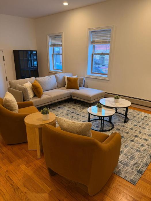 016- Spacious&Comfortable 2B2B 20 Min to NYC