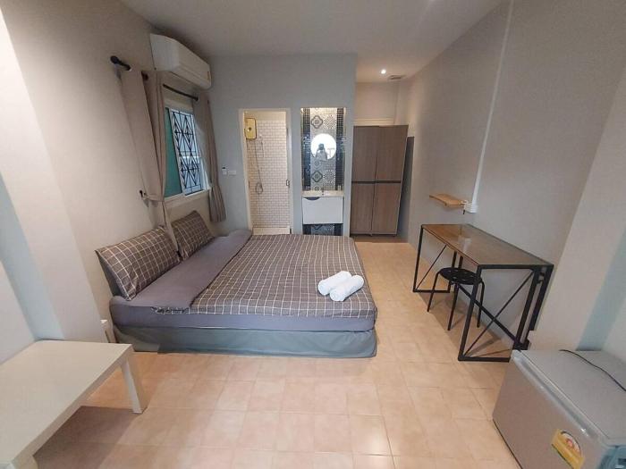 RoomGround Across Chillva Night market