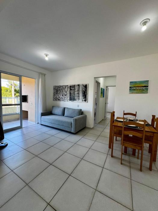 Ground floor apartment with 2 bedrooms, 1 of which is an en-suite