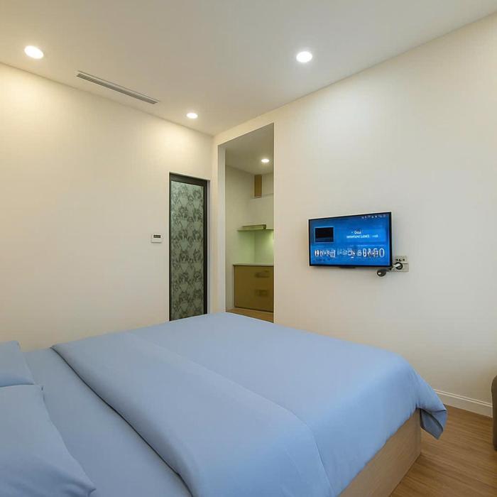 KINDNEST Cosy & Luxury Apartment, 5 Minutes to Tan Son Nhat Airport, Central Location