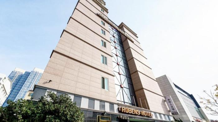 From H Rubens Hotel Mokpo Pyeonghwa Square