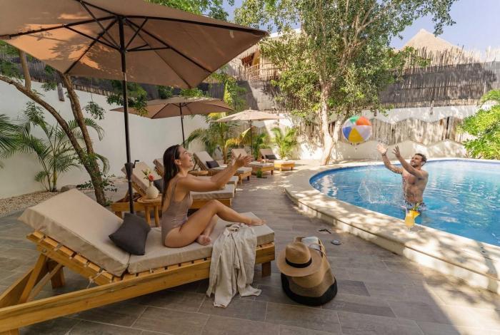 18-Bed 9BD Hotel Villa - Pool & Kitchen - Full Concierge