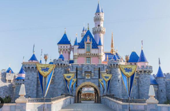 Magic Key Two-Bedroom Escape Near Disneyland With Free Parking