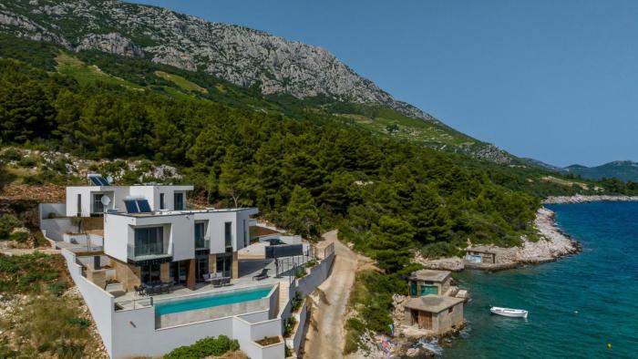 Modern villa Mare at sea in Peljesac