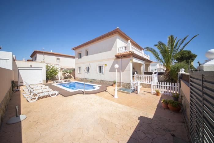 Catalunya Casas Villa Moderna 200m to village and secluded beach