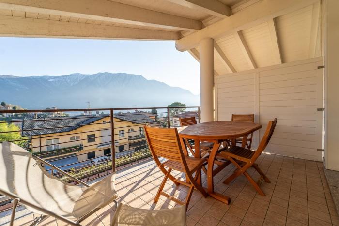 Apartment with SwimmingPool and view
