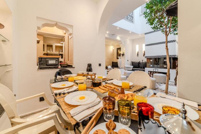 Riad Jebly - Exclusive - Breakfast & Jacuzzi , 10 min walk Jemaa El Fnaa - Panoramic View Rooftop