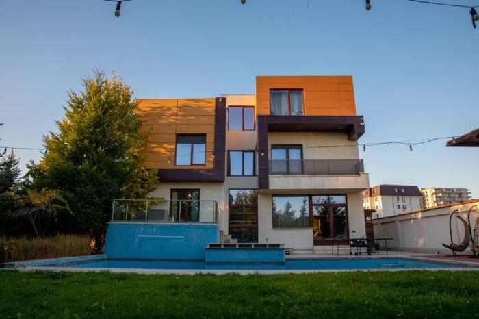 Villa with Pool Bragadiru