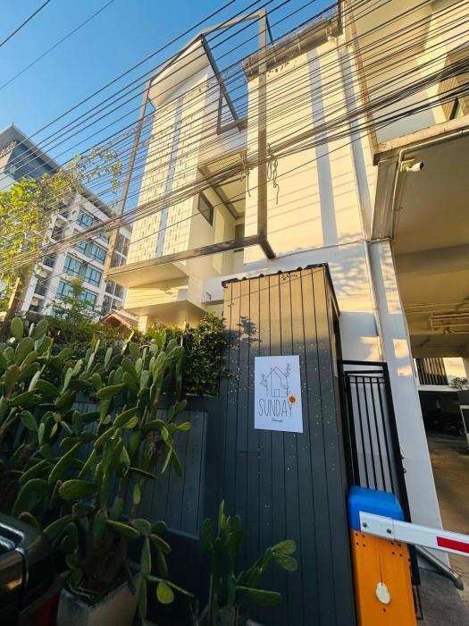 Sunday House 10 min Nimman