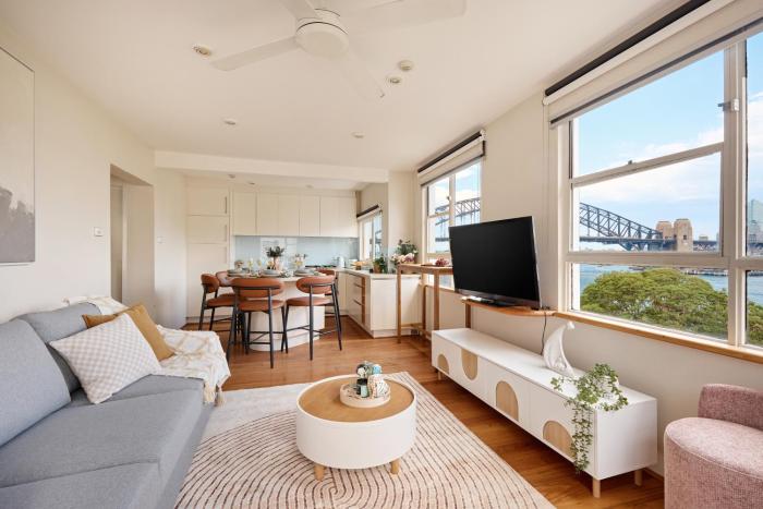 Iconic 1 BR Harbour View Apartment
