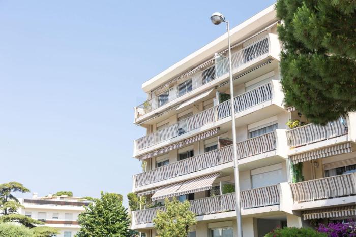 Studio Carnaval vue mer plage aéroport Nice centre commercial CAP 3000 Arenas emplacement excellent