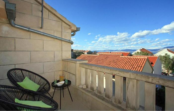 Gorgeous Apartment In Supetar With House Sea View