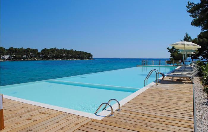 Gorgeous Apartment In Biograd With Sauna