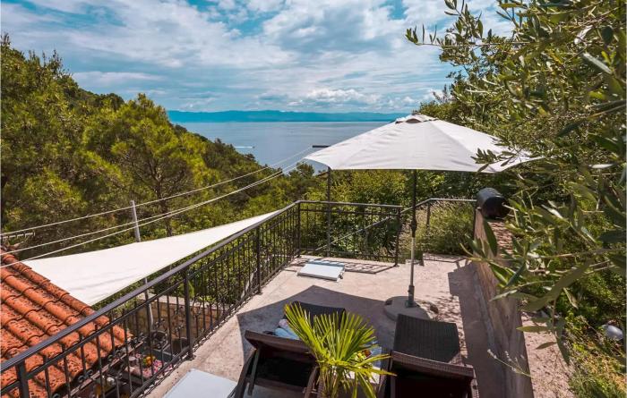 Gorgeous Apartment In Brsec With Wifi