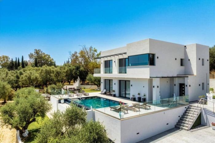 Villa Trevilat by Villa Plus