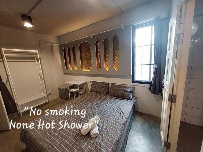 Fan Room Near Bangkok hospital Across Night market