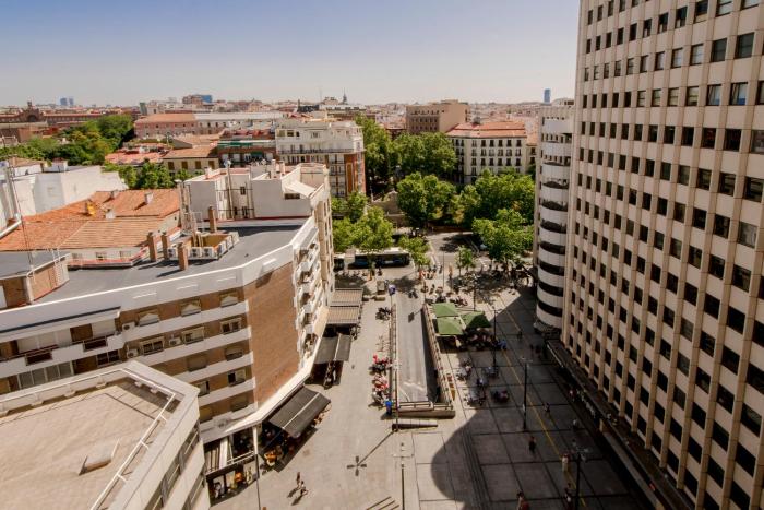 Real encanto para 8, al pie de Plaza España