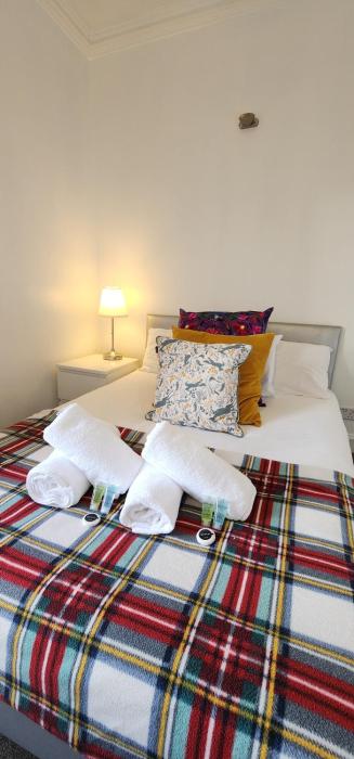 Modern Broughton Apartment - Walk to City Centre and St James Quarter