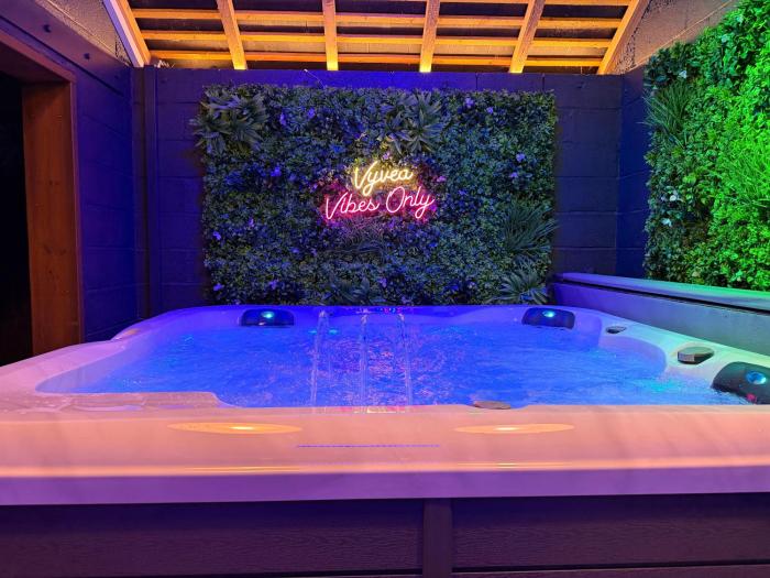 LEscale des Lys - Jaccuzi & Versailles by Vyvea