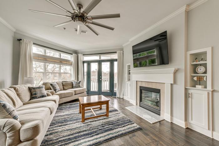 Condo with Deck Waterfront Lake Norman Retreat!