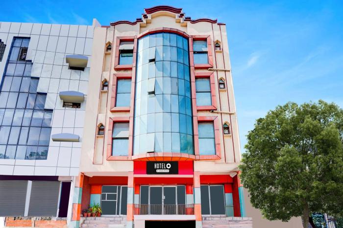 Hotel O Hussainganj Near Vidhansabha