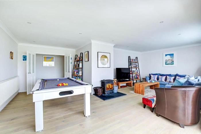 4 Bed in Padstow oc-p00528