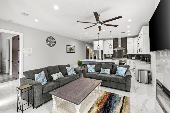 Stunning 4BR Home Near the Bay!