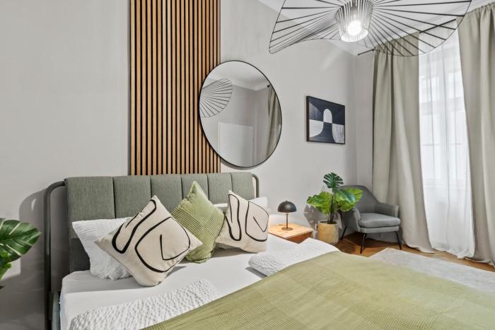 Large Groups - Ideal for Long Stays - 6 Min Walk To Metro