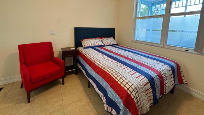 NEW Beach Studio with Queen Bed