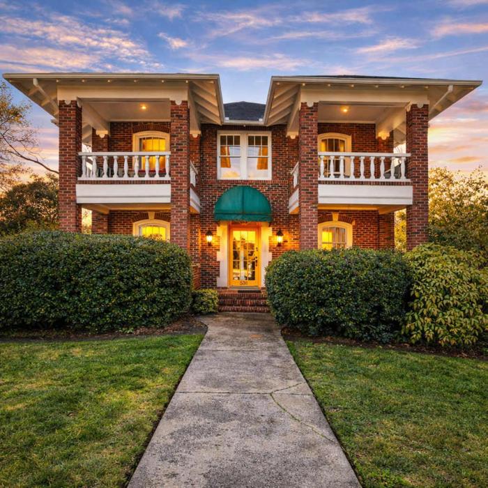 Elegant 1BR in Elizabeth with Covered Porch